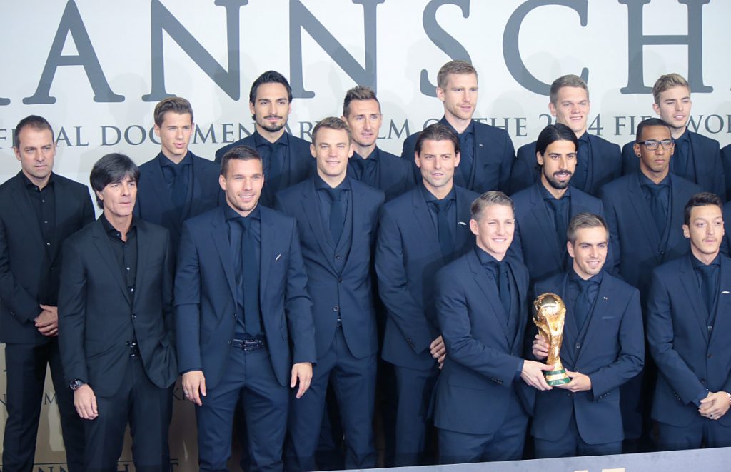 Gute Chancen für „Die Mannschaft“ den golden Pokal auch 2022 in Händen zu halten? 360b / Shutterstock.com