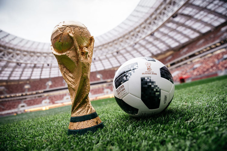 Der Telstar 18 – der offizielle adidas Spielball zur Fußball WM 2018 in Russland (Copyright adidas)