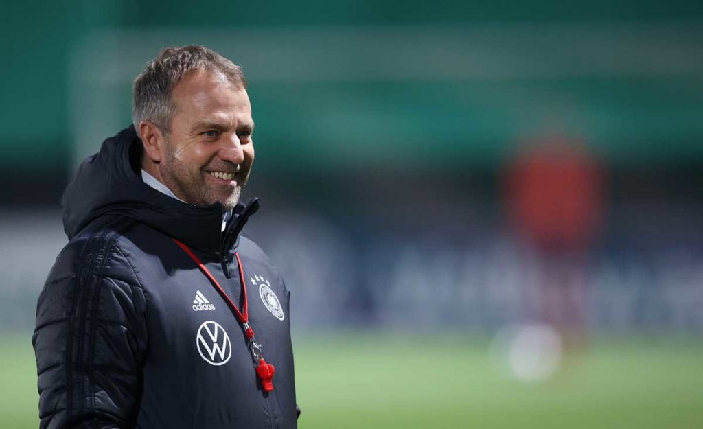 Der deutsche Hans-Dieter Flick ist seit 2021 Bundestrainer der deutschen Fußballnationalmannschaft (Foto: Ronny Hartmann / AFP)