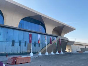 Öffentliche Verkehrsmittel zum Al-Thumama-Stadion südlich von Doha (eigene Fotoquelle)