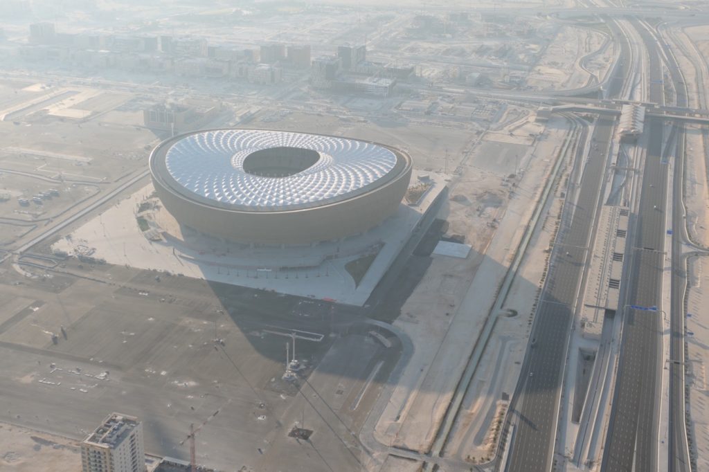 Das neue Lusail Stadion nördlich von Doha/Katar aus der Luft.(Foto: eigene Quelle)