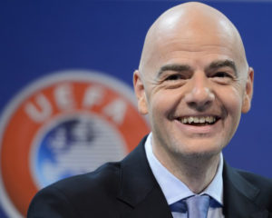 FIFA Chef Gianni Infantino - in der Kritik nach den Afrika-Aussagen! / AFP / FABRICE COFFRINI