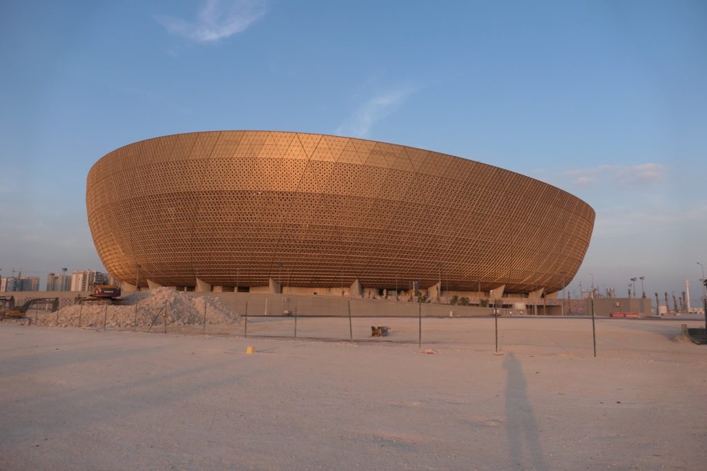 Im goldenen Lusail Stadion in Doha wird das WM-Finale gespielt (eigene Fotoquelle)