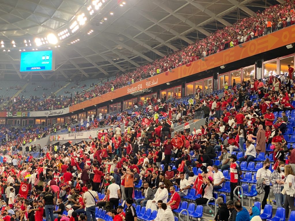 Tunesische Fans beim FIFA Arabic Cup 2021 in Katar - hier im 974 Stadion
