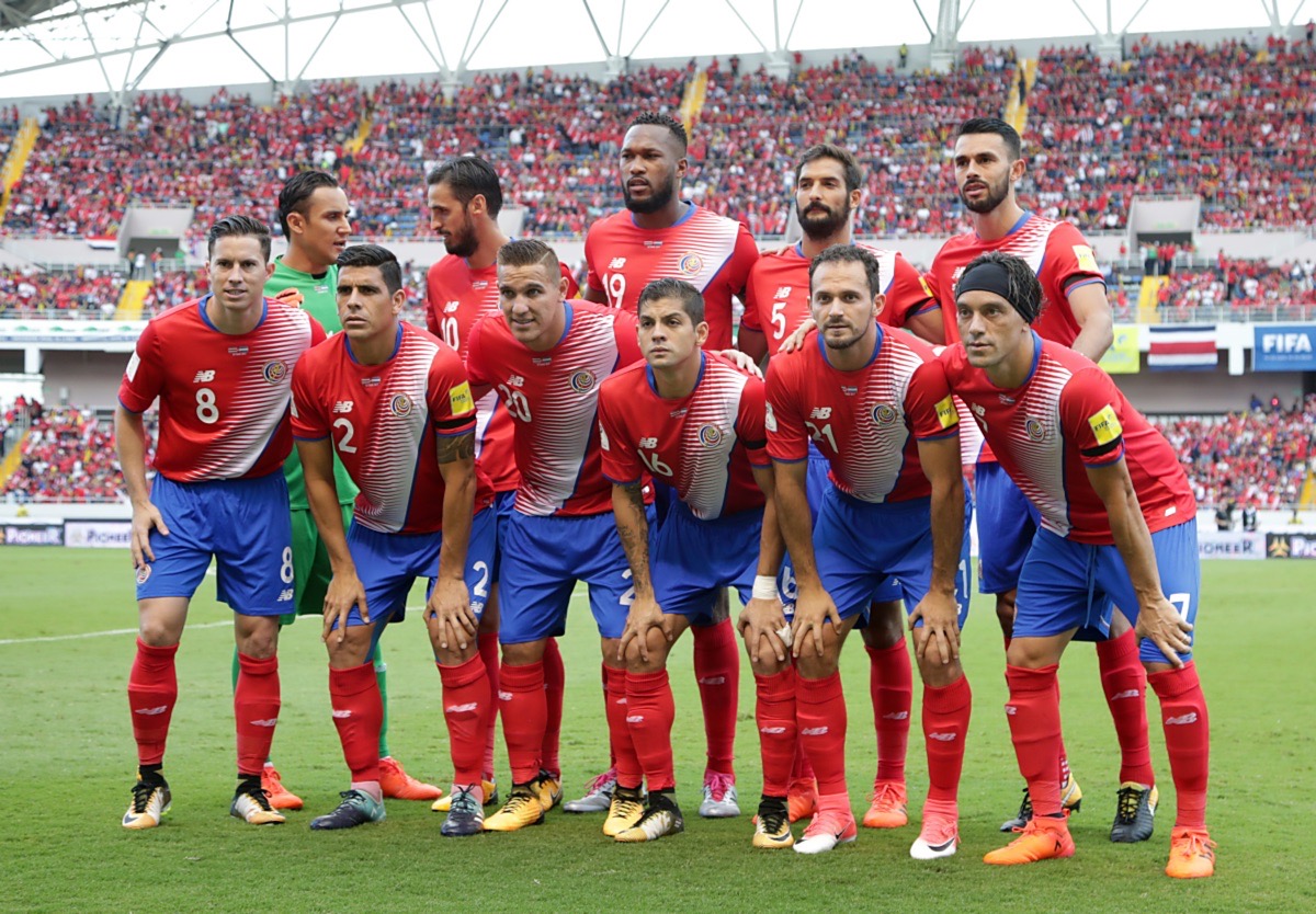 Costa Ricas Fußballmannschaft posiert für ein Foto vor dem WM-Qualifikationsspiel 2018 gegen Honduras am 7. Oktober 2017 in San Jose. / AFP FOTO / Jorge RENDON