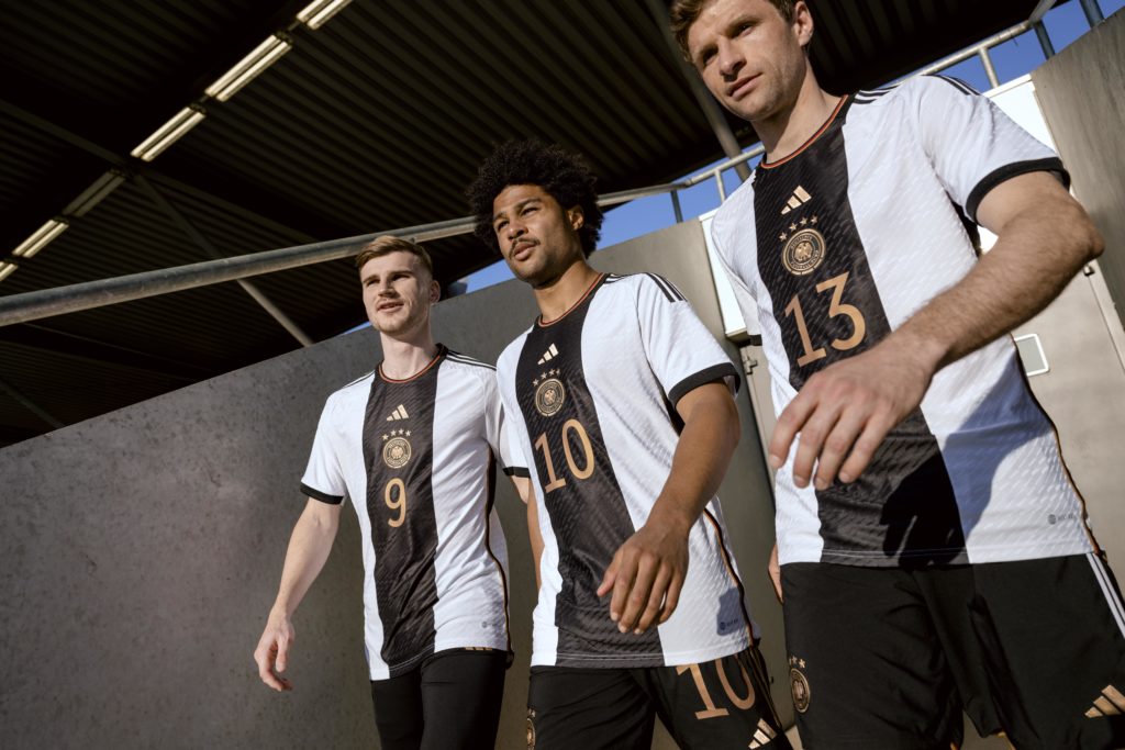 Das neue DFB Trikot 2022 von Deutschland