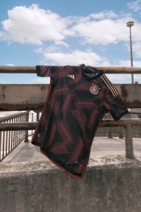 Das neue Away DFB Trikot 2022 von adidas