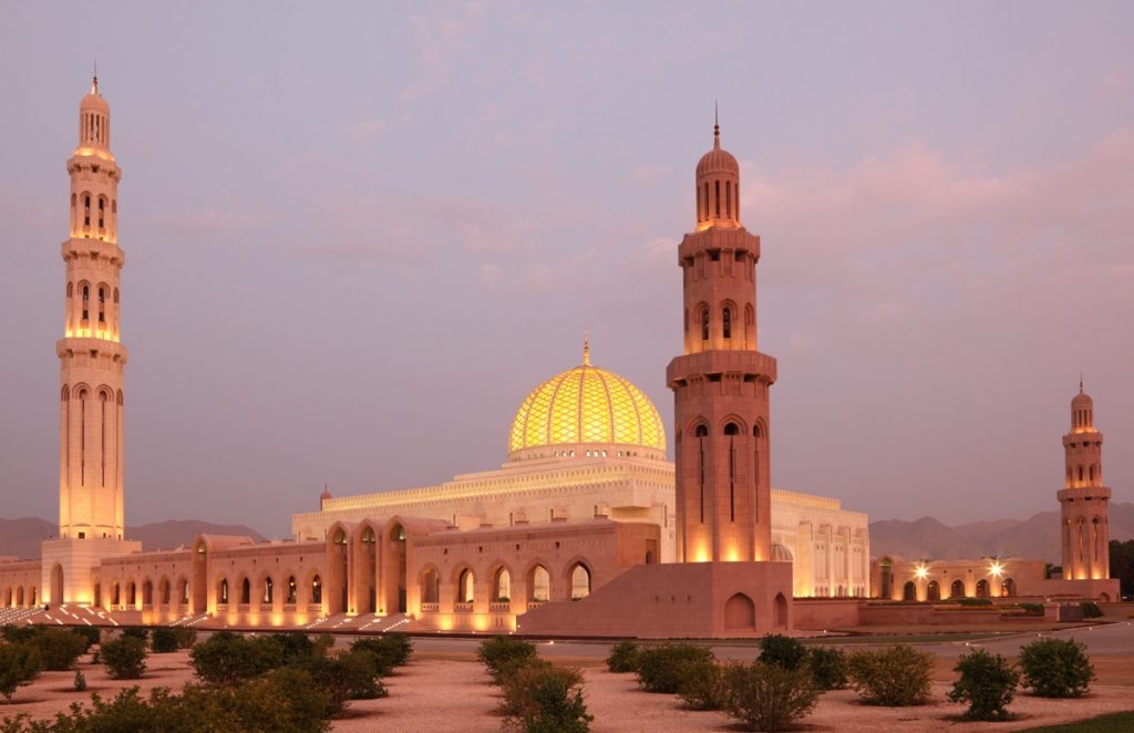 Der DFB trainiert im Oman, auf dem Bild zu sehen: Die Sultan Qaboos Grand Mosque in Muscat, Oman (Foto Depositphotos)