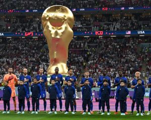 Die USA Nationalmannschaft vor dem Fußballspiel der Gruppe B der Weltmeisterschaft 2022 in Katar zwischen England und den USA am 25. November 2022. (Foto von Patrick T. FALLON / AFP)