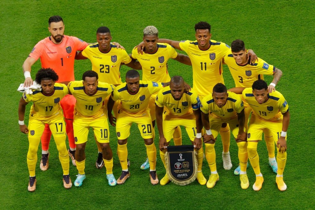 Ecuador vor dem Fußballspiel der Gruppe A der Fußballweltmeisterschaft Katar 2022 zwischen Katar und Ecuador im Al-Bayt-Stadion in Al Khor, nördlich von Doha, am 20. November 2022. (Foto: Odd ANDERSEN / AFP)