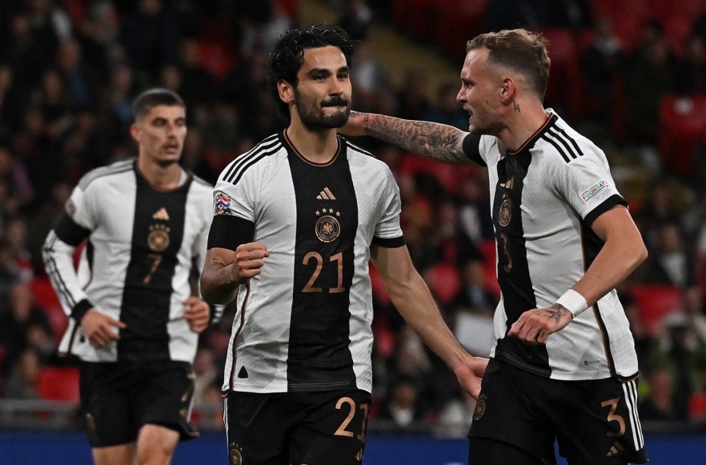 Deutschlands Ilkay Gundogan (C) will der große Leader werden! (Foto von Ben Stansall / AFP)