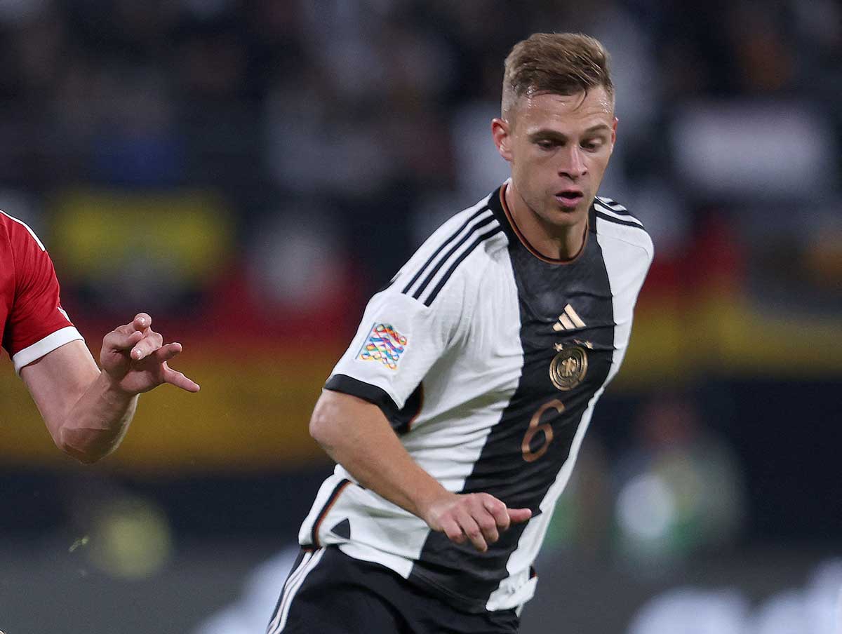 Joshua Kimmich im neuen DFB Trikot 2022 mit der Trikotnummer 6 am 23. September 2022. (Photo by Ronny Hartmann / AFP)