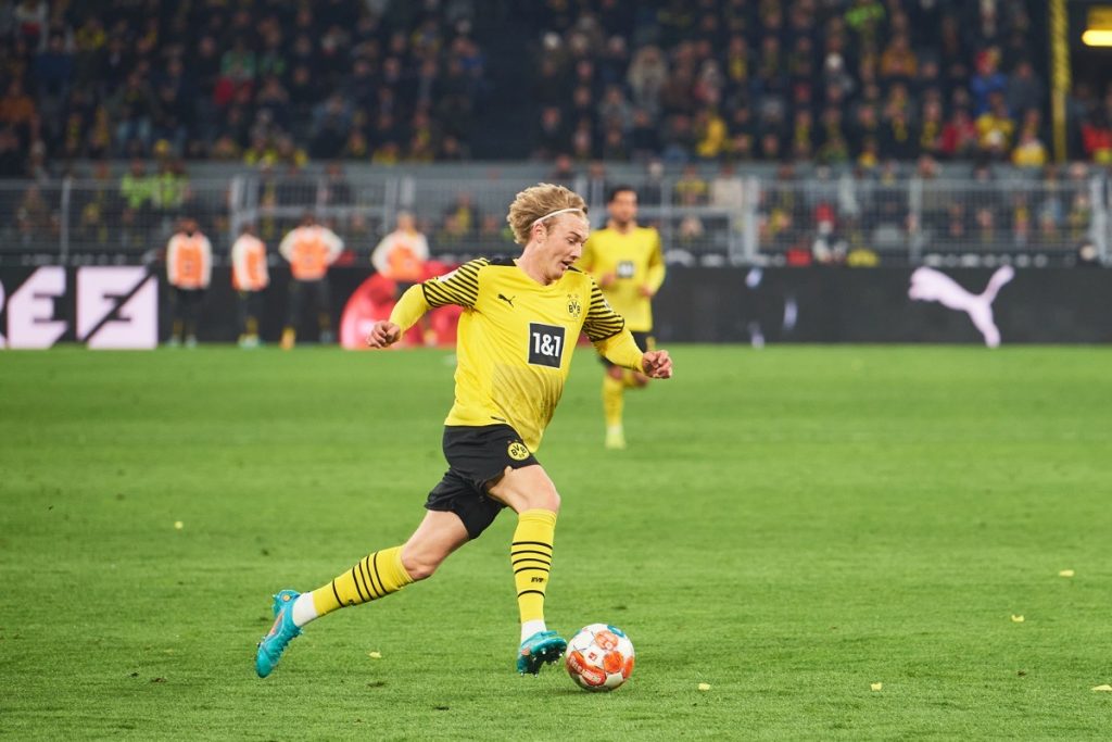 Julian Brandt im Trikot von Borussia Dortmund (Copyright depositphotos.com)