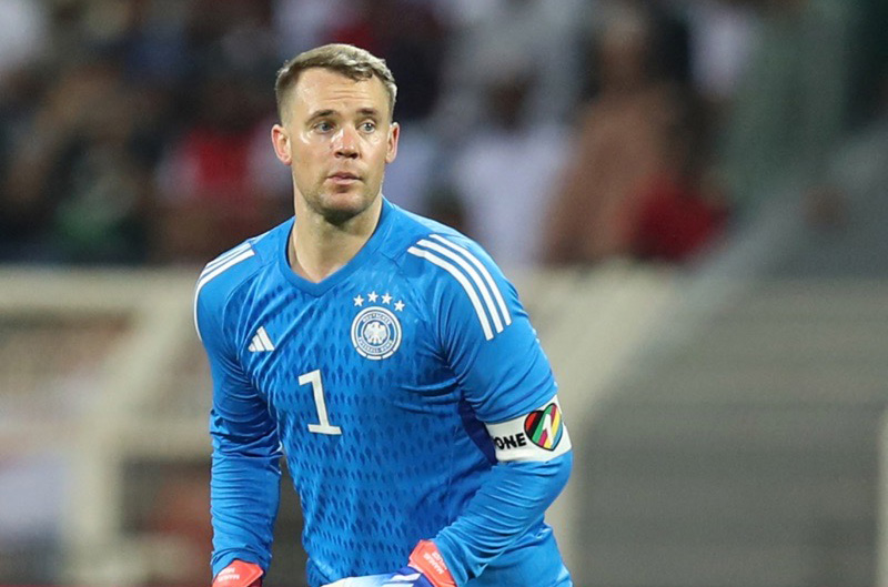 Deutschlands DFB Kapitän Manuel Neuer gegen dem Oman mit der One Love Binde (Photo by Haitham AL-SHUKAIRI / AFP)