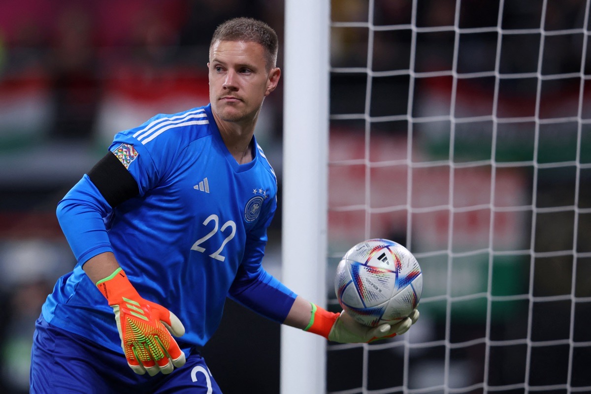 Marc-Andre Ter Stegen im neuen Deutschland Torwarttrikot am 23.September 2022 gegen Ungarn. (Photo by Ronny HARTMANN / AFP)